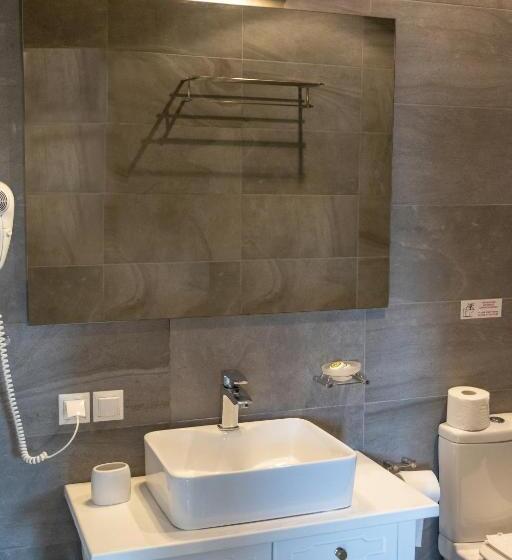 استودیوی لوکس, Ampoulos Rooms & Apartments