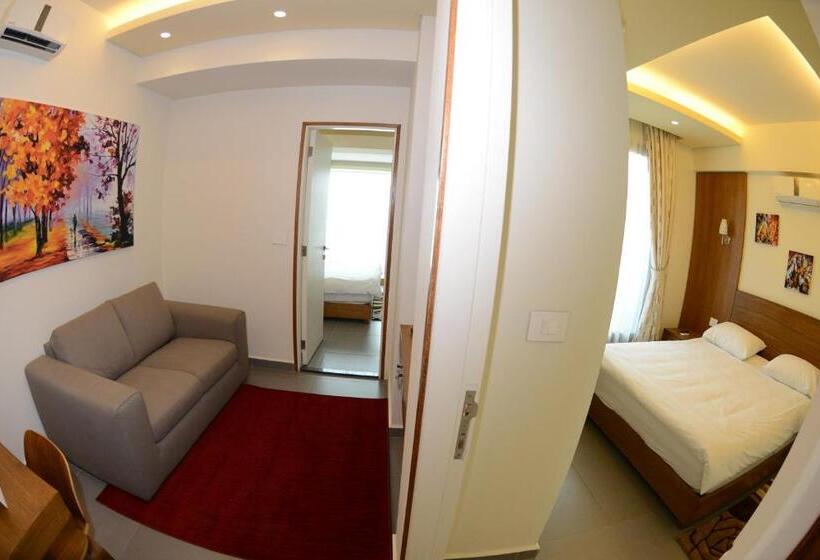 سوییت جونیور با چشم‌انداز دریا, Guias Hotel & Spa