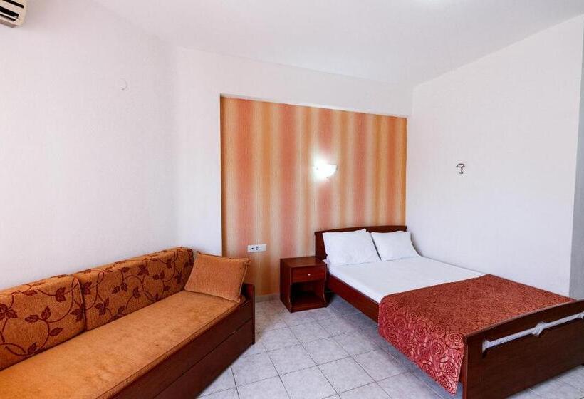 Balkonlu Standart Stüdyo, Stefanidis Apartments