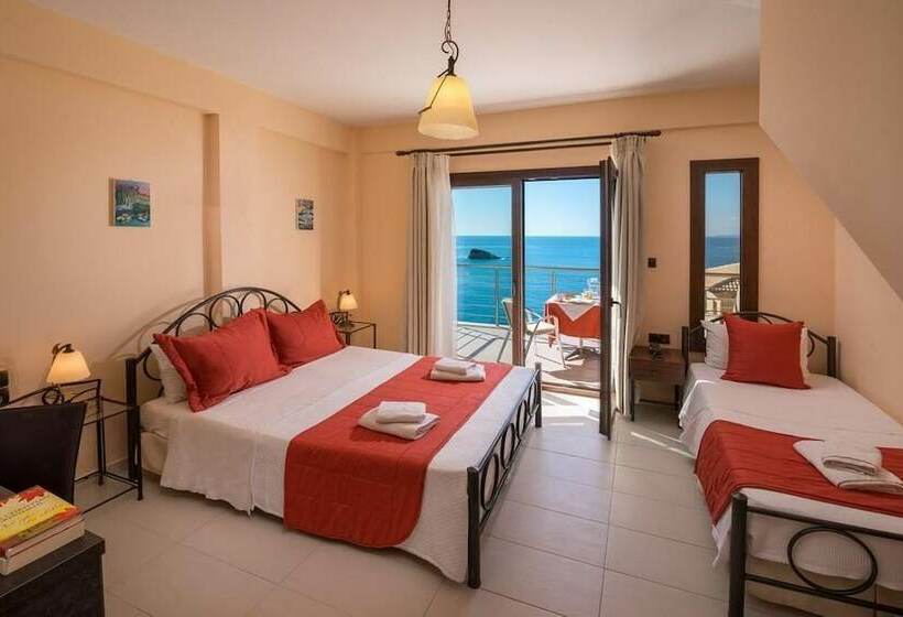 اتاق سه نفره دلوکس با چشم‌انداز دریا, Costa Smeralda