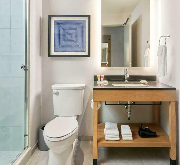Standard Room Superior Floor, Hyatt Place Chicago Medical/university District