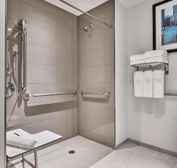 سوئیت برای معلولان, Hyatt Place Chicago Medical/university District