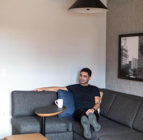 سوئیت برای معلولان, Hyatt Place Chicago Medical/university District