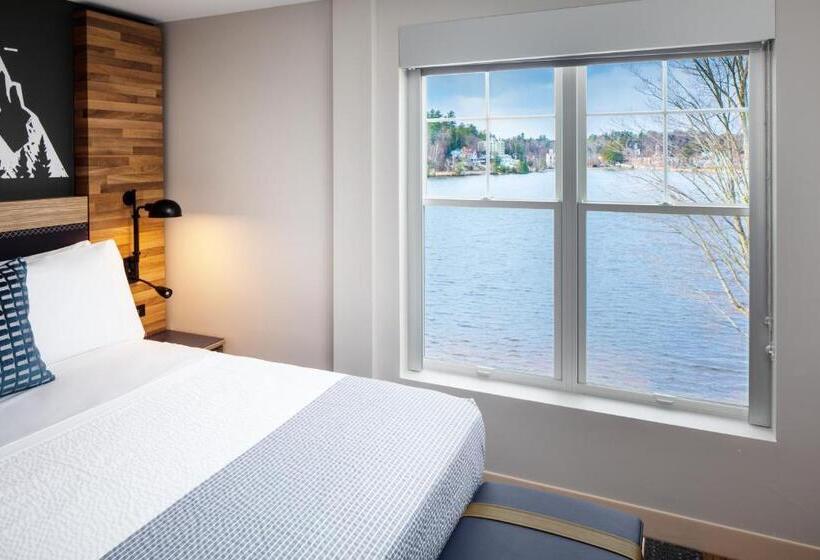 Suite Deluxe Cama King, Saranac Waterfront Lodge