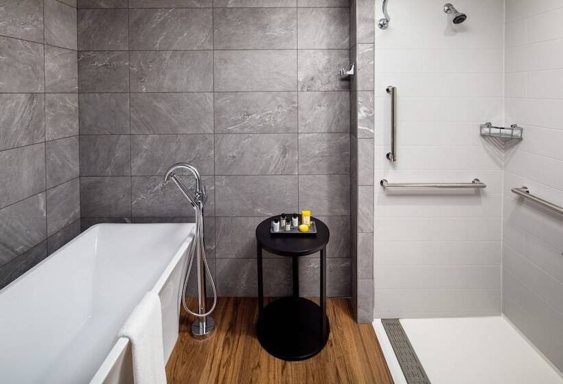 سوئیت برای معلولان, Voco Saranac Lake Ny Waterfront, An Ihg