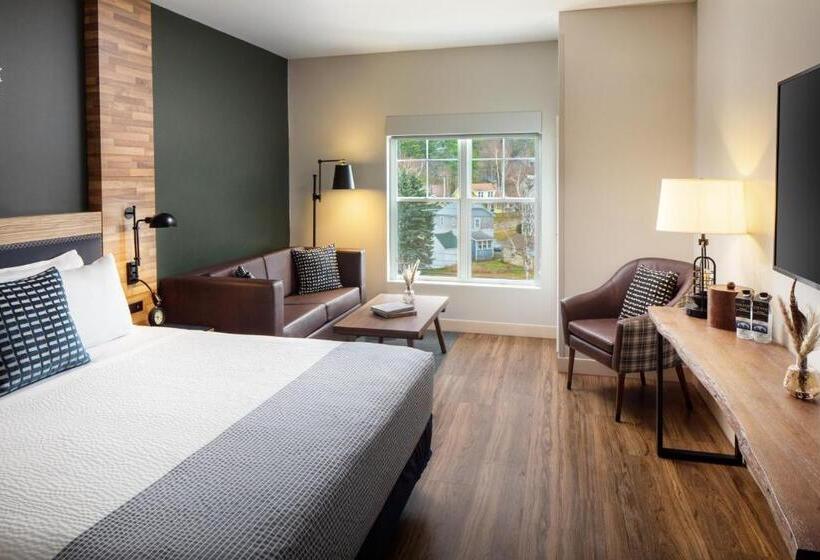 اتاق دلوکس با تخت کینگ و چشم‌انداز شهر, Voco Saranac Lake Ny Waterfront, An Ihg