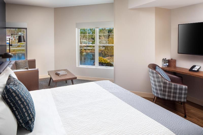 اتاق استاندارد با تخت بزرگ, Voco Saranac Lake Ny Waterfront, An Ihg