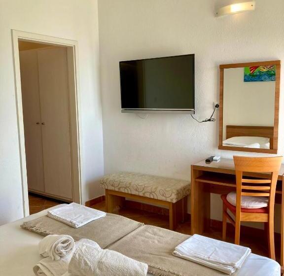 اتاق استاندارد با بالکن و چشم‌انداز دریا, Rooms Vinka Tudor