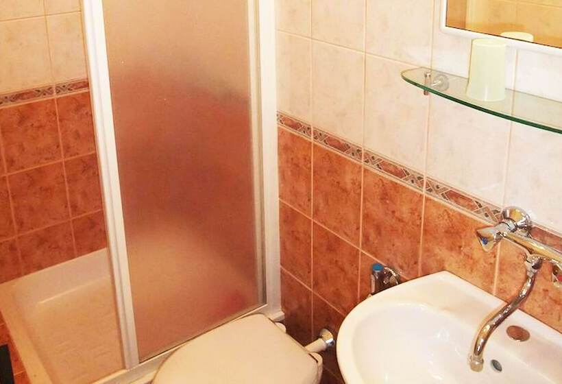 اتاق استاندارد با بالکن و چشم‌انداز دریا, Rooms Vinka Tudor
