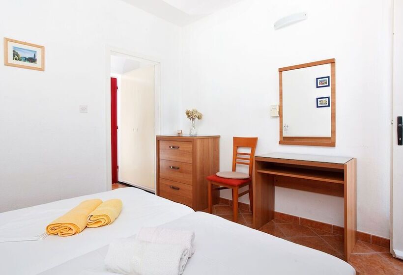 اتاق استاندارد با بالکن و چشم‌انداز دریا, Rooms Vinka Tudor