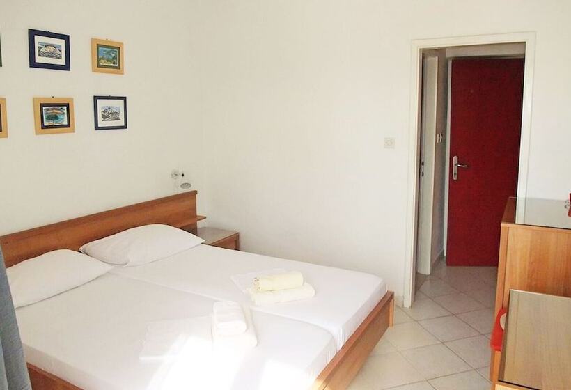 اتاق استاندارد با بالکن و چشم‌انداز دریا, Rooms Vinka Tudor