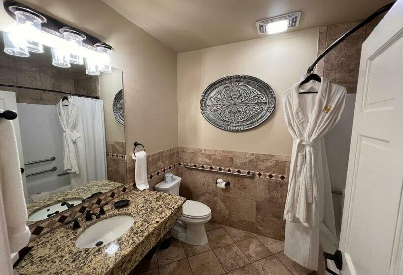 استودیوی لوکس, The Hideout Golf Club & Resort