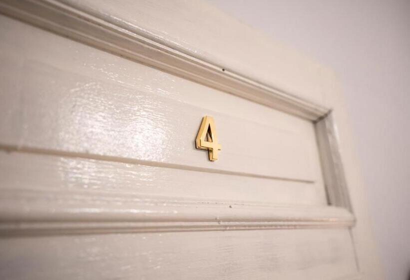 חדר סטנדרט חדר אמבטיה משותף, Hihome Hostel