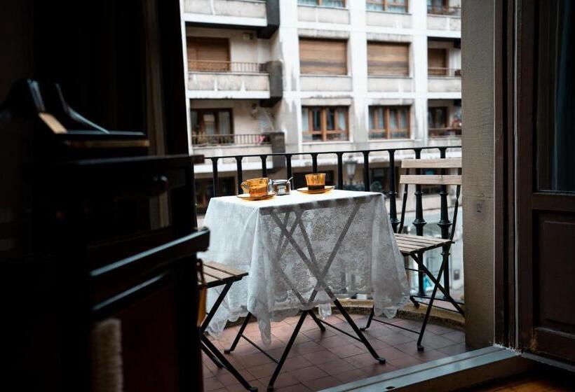חדר סטנדרט חדר אמבטיה משותף, Hihome Hostel