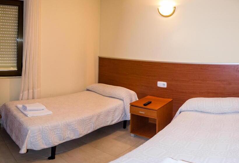 اتاق استاندارد, El Roble Hotel Restaurante