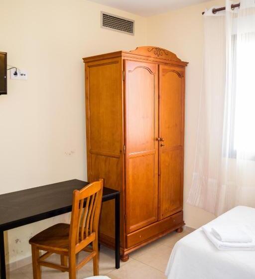 اتاق استاندارد, El Roble Hotel Restaurante