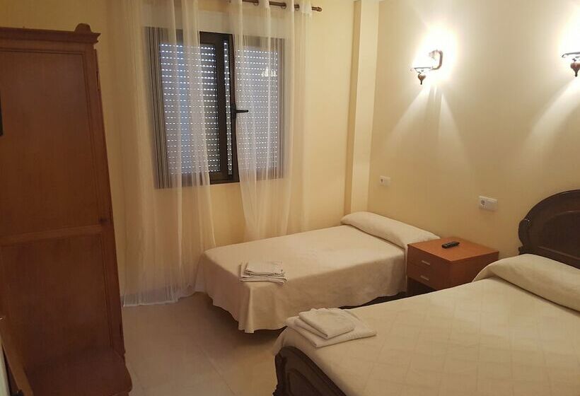 اتاق استاندارد, El Roble Hotel Restaurante