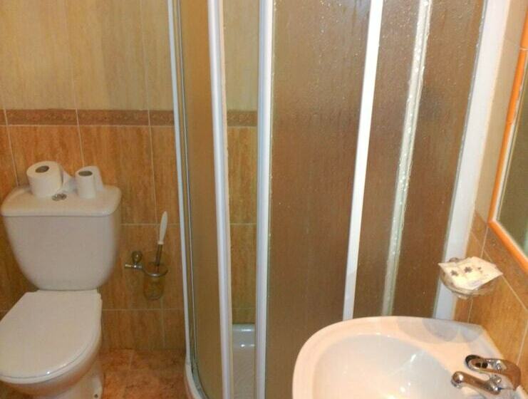 اتاق استاندارد یک نفره, El Roble Hotel Restaurante
