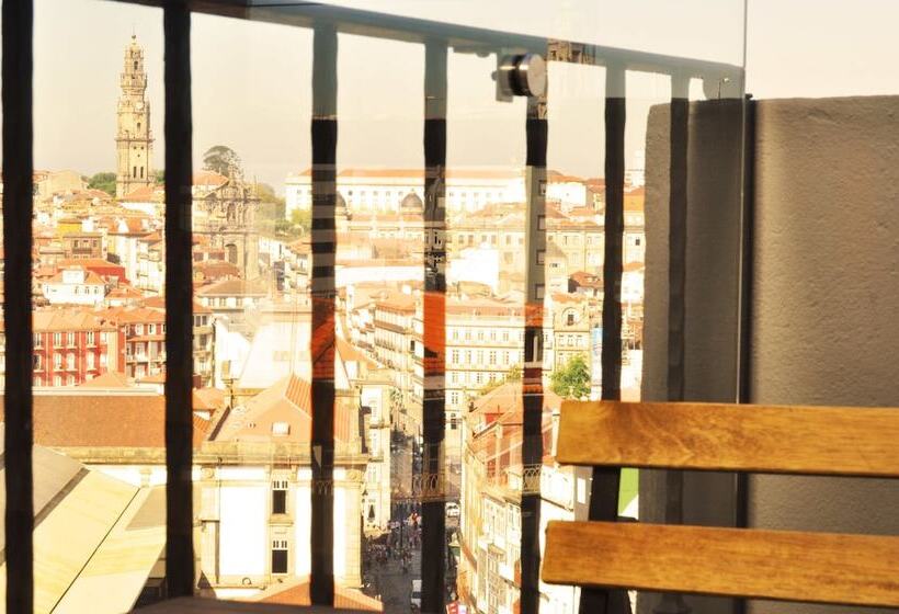 استودیوی استاندارد با چشم‌انداز شهر, Mystay Porto Batalha