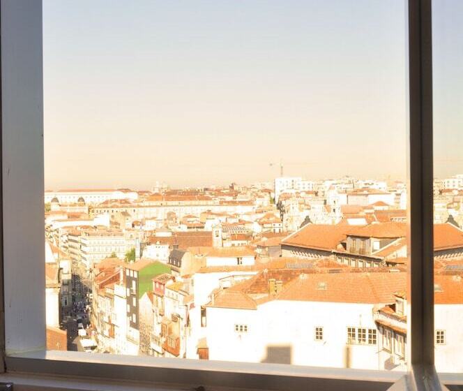 استودیوی استاندارد با چشم‌انداز شهر, Mystay Porto Batalha