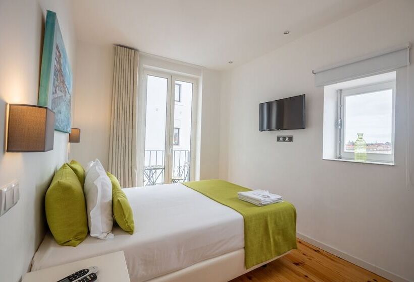 استودیوی استاندارد با چشم‌انداز شهر, Mystay Porto Batalha