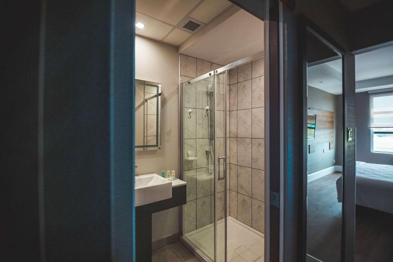 اتاق استاندارد با تخت بزرگ, Quality Hotel & Conference Centre