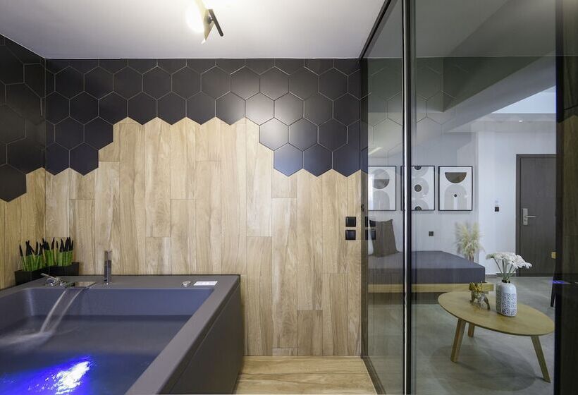 سوئیت دولوکس با چشم‌انداز, Pillow Urban Stay