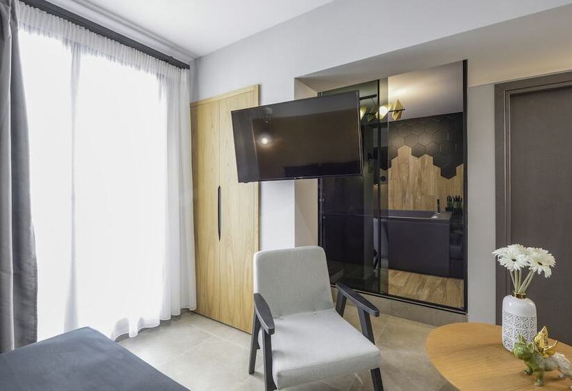 سوئیت دولوکس با چشم‌انداز, Pillow Urban Stay