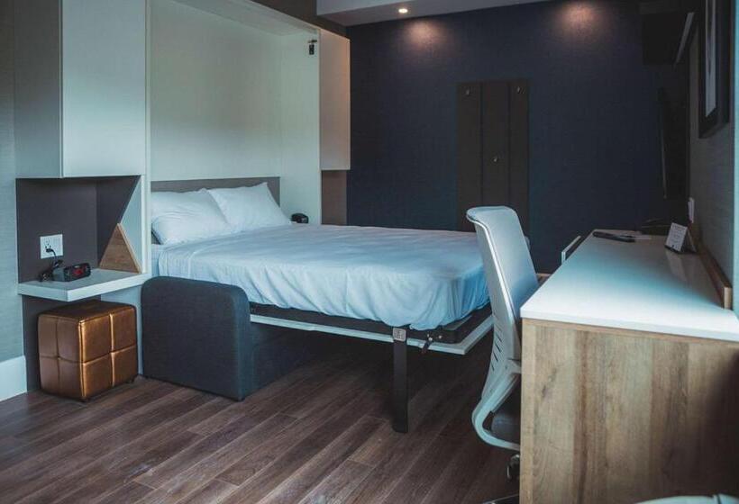 سوئیت با تخت بزرگ, Quality Hotel & Conference Centre