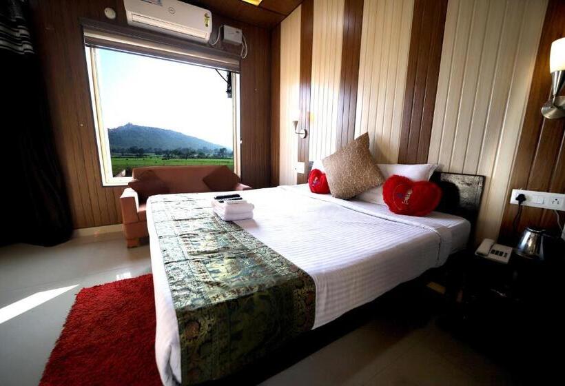 اتاق استاندارد با چشم‌انداز کوهستان, Bundeli Farm Resort & Banquet Orchha