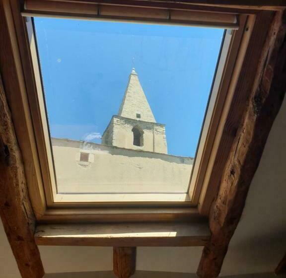 سوئیت 2 خوابه, La Petite Chapelle