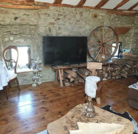 سوئیت 2 خوابه, La Petite Chapelle