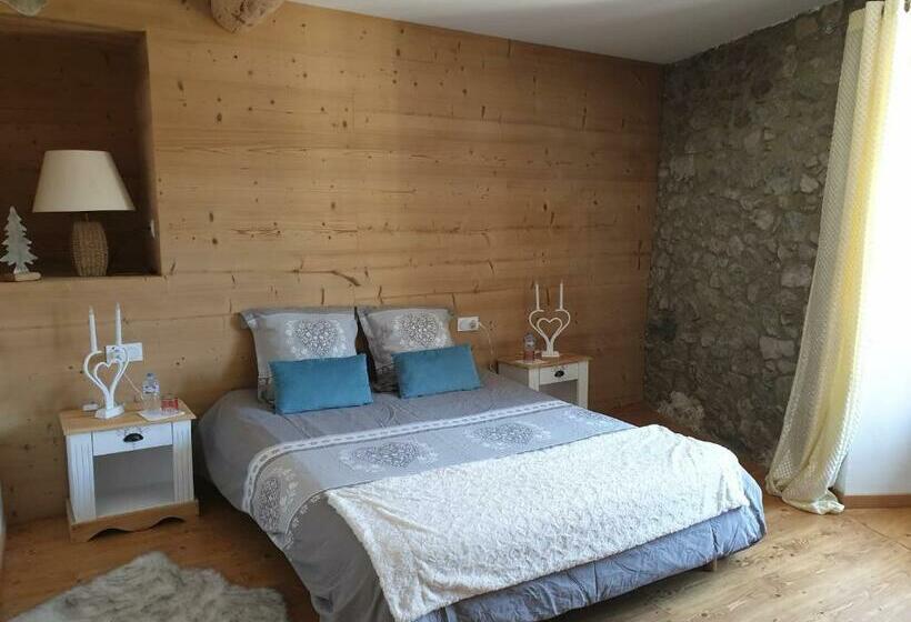 سوئیت 2 خوابه, La Petite Chapelle