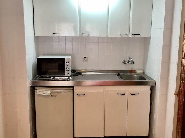 1 Bedroom Apartment, Apartamentos Goya 75