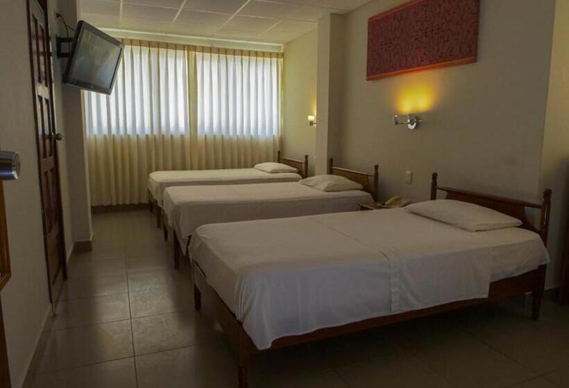 اتاق استاندارد سه نفره, Grand Hotel Mercedes