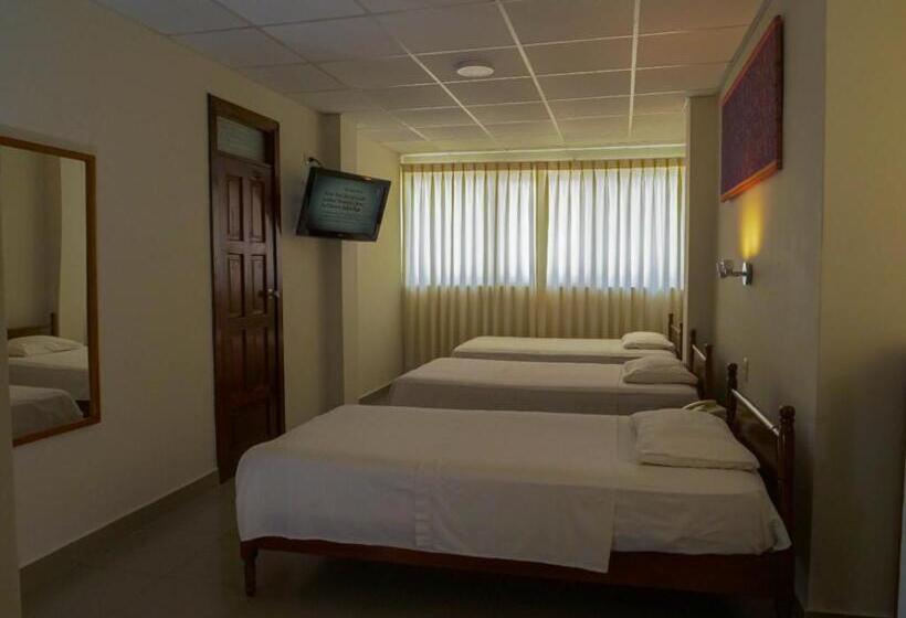 اتاق استاندارد سه نفره, Grand Hotel Mercedes