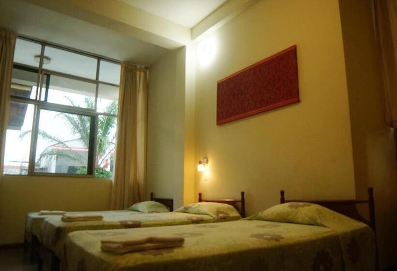 اتاق استاندارد سه نفره, Grand Hotel Mercedes