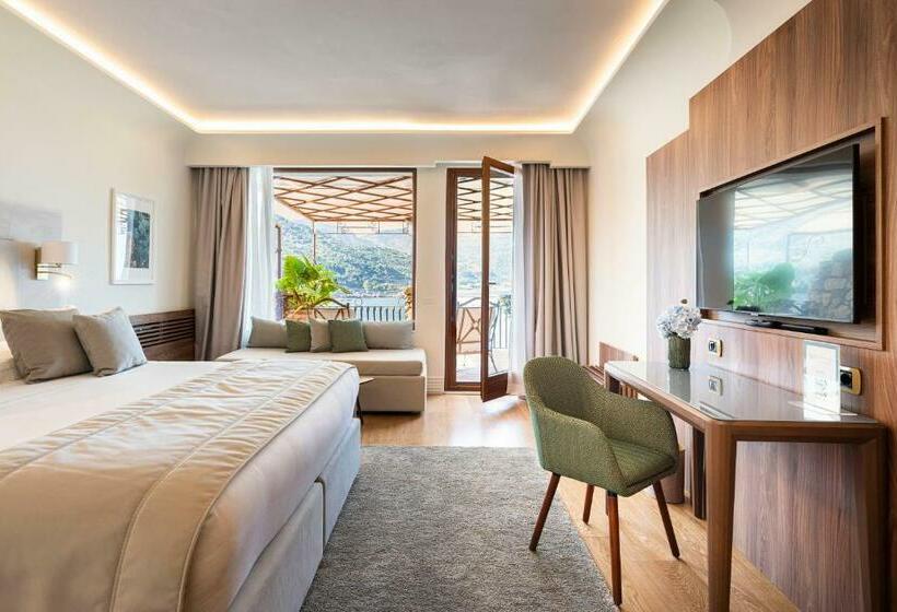 سوییت جونیور با چشم‌انداز دریا, Atlantis Bay  Vretreats