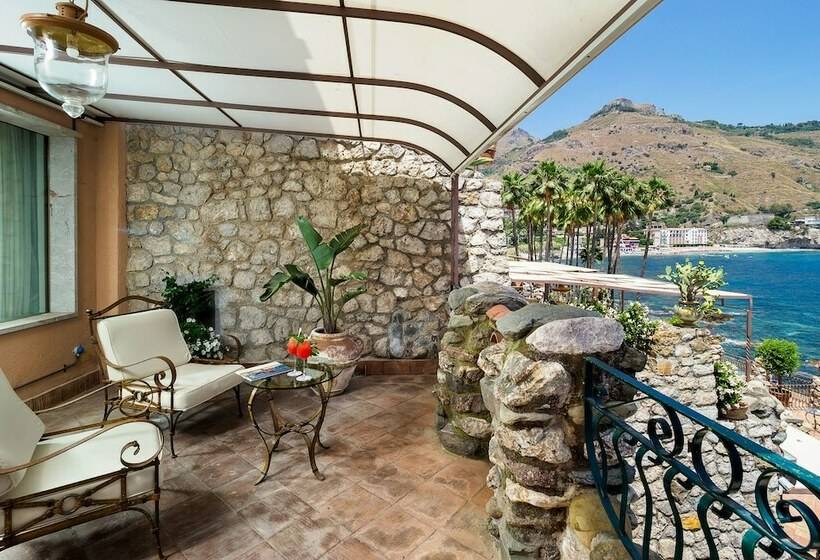 سوییت جونیور با چشم‌انداز دریا, Atlantis Bay  Vretreats