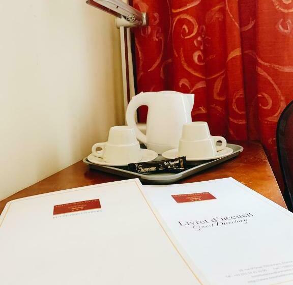 اتاق استاندارد سه نفره, Bellevue Montmartre