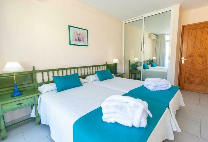 Standard Triple Room, Blue Sea Lagos De Cesar