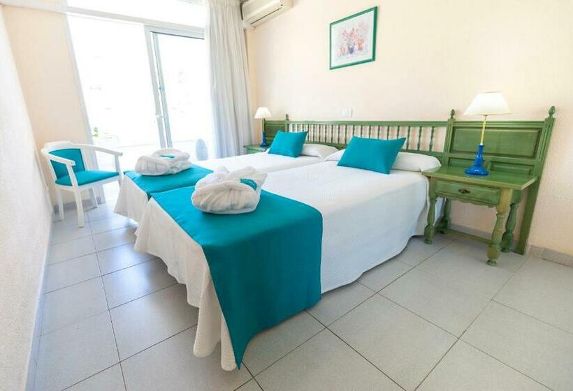 Standard Triple Room, Blue Sea Lagos De Cesar