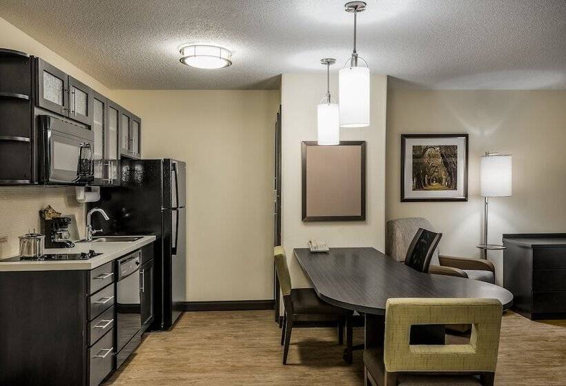 سوییت, Candlewood Suites Glen Allen Short Pump