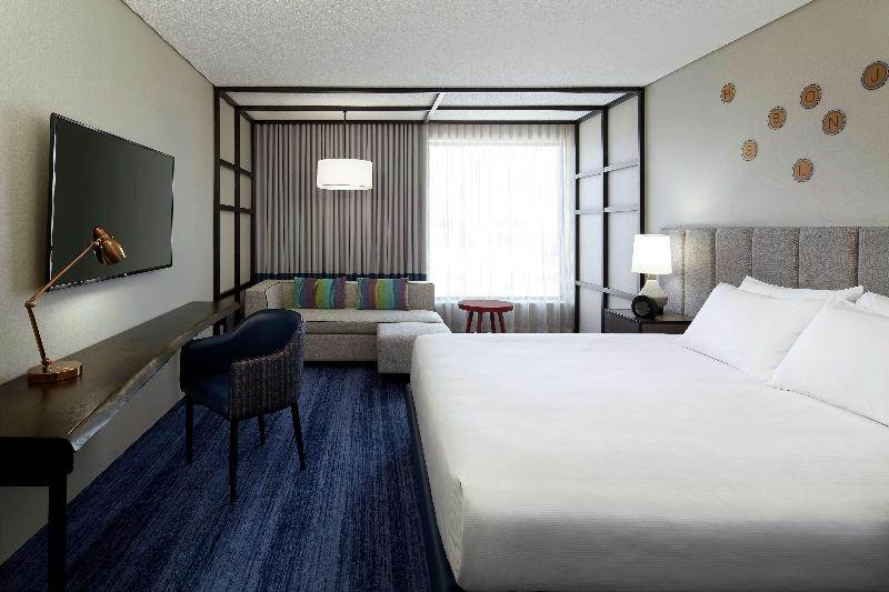 اتاق استاندارد با تخت بزرگ, Doubletree By Hilton Montreal