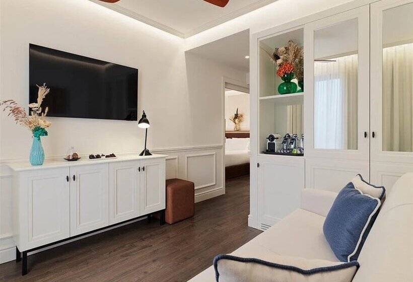 سوییت, H10 Universitat