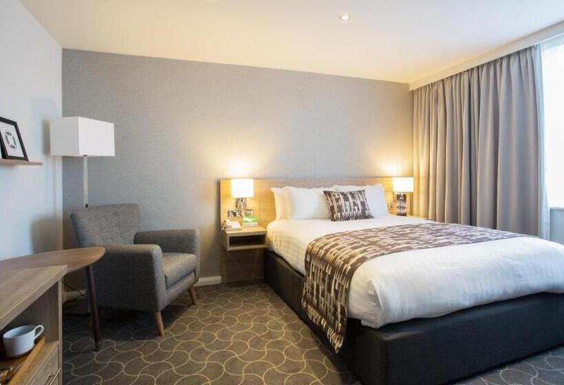 Superior Room King Size Bed, Holiday Inn Ellesmere Port/cheshire Oaks