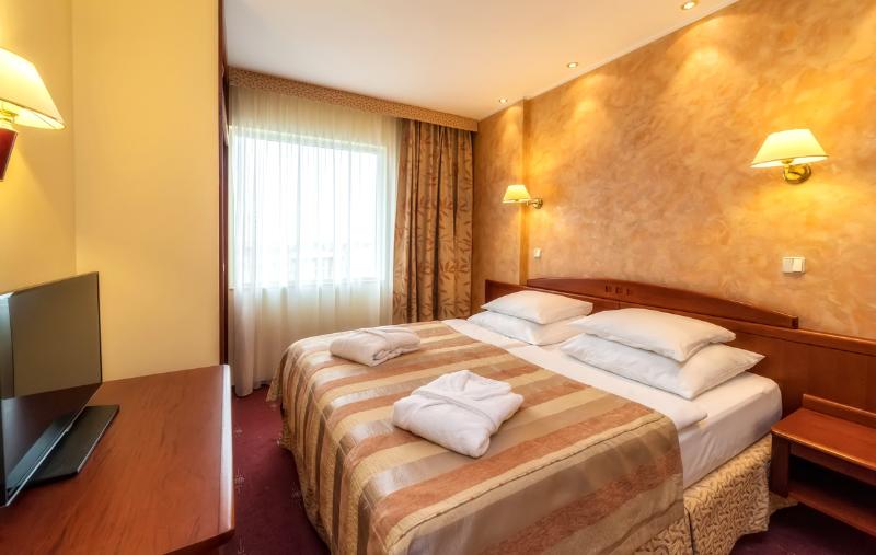 استودیوی استاندارد, Hp Park Plaza
