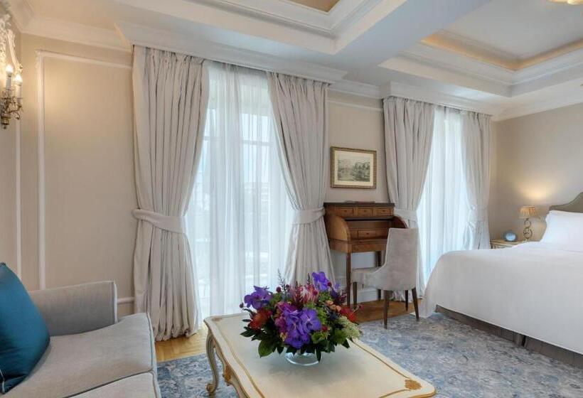 اتاق دلوکس با تخت کینگ و چشم‌انداز شهر, King George, A Luxury Collection , Athens