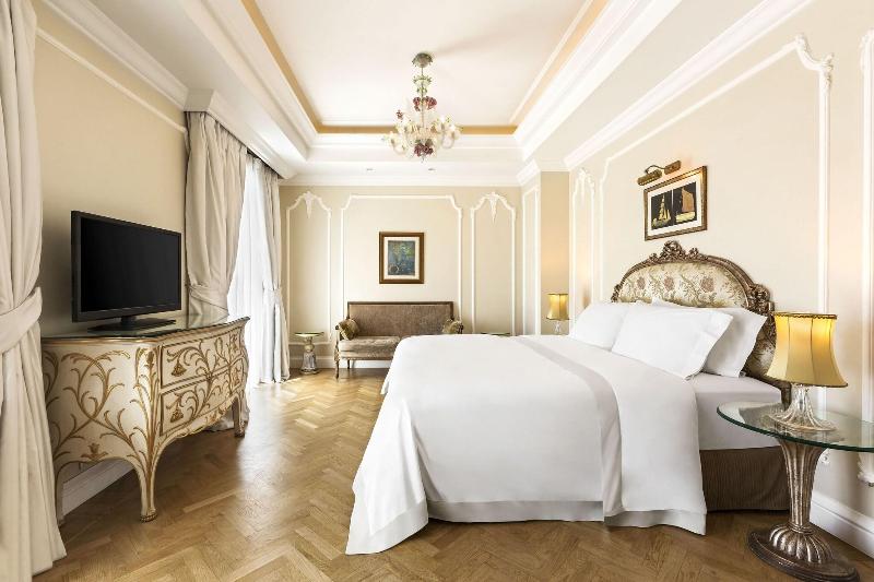اتاق دلوکس با تخت کینگ و چشم‌انداز شهر, King George, A Luxury Collection Hotel, Athens