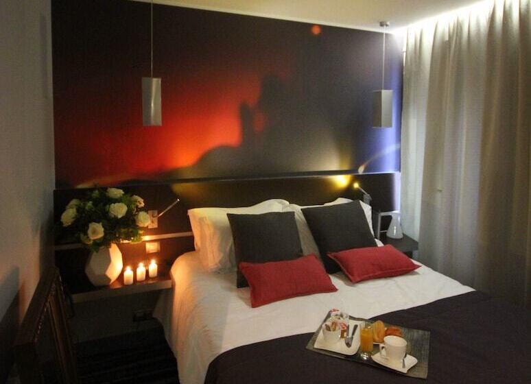 اتاق استاندارد, Lumieres Montmartre Paris